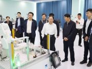 中国科学院院士任露泉一行来山东外事职业大学交流座谈
